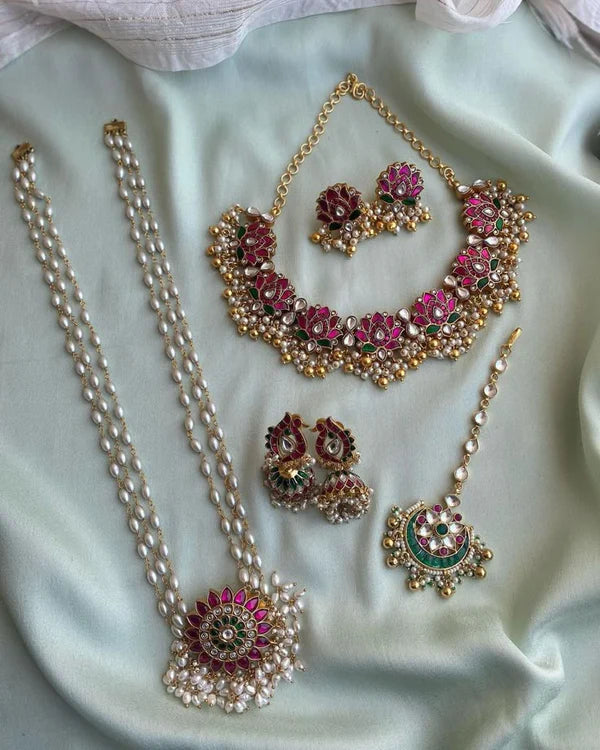Combo Necklace With White Pearls
